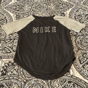 Nike Kids Black and Gray Short Sleeve Tee